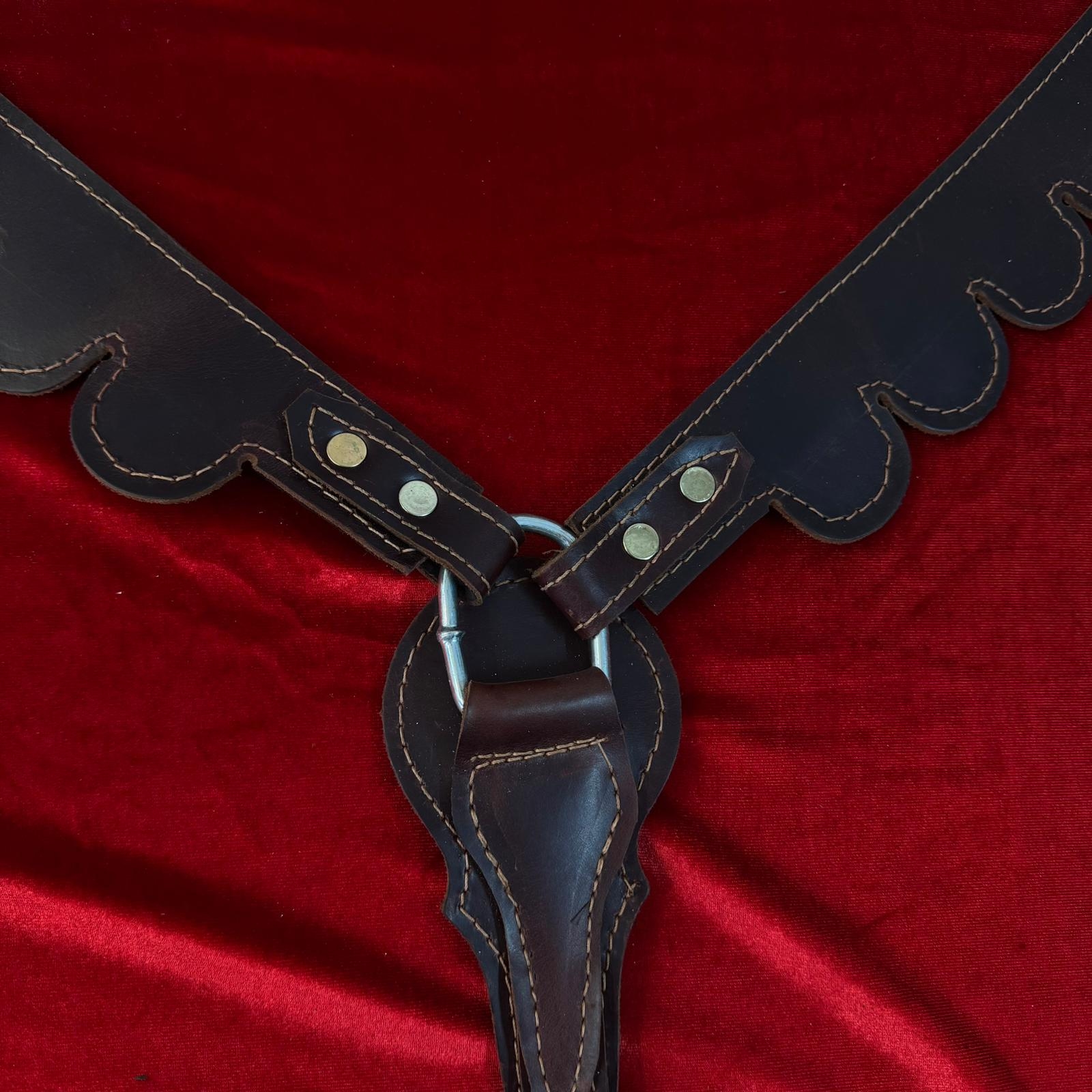 صدرية خيل جلدية