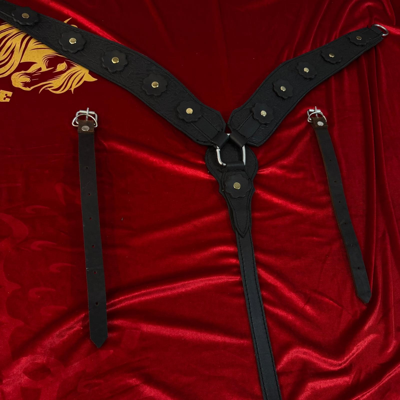 صدرية خيل جلدية