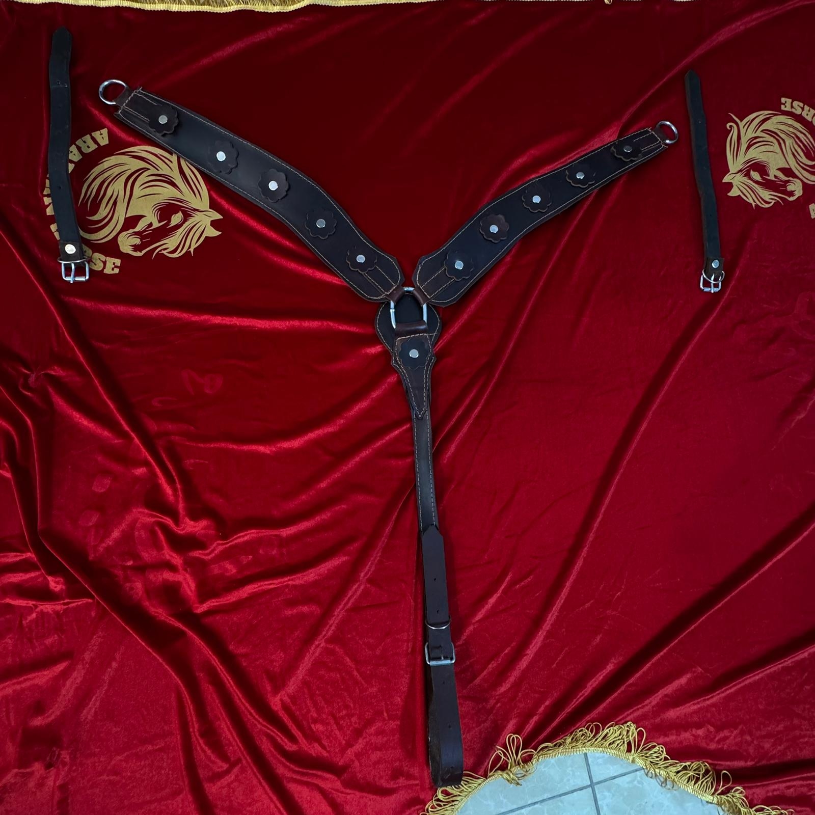 صدرية خيل جلدية