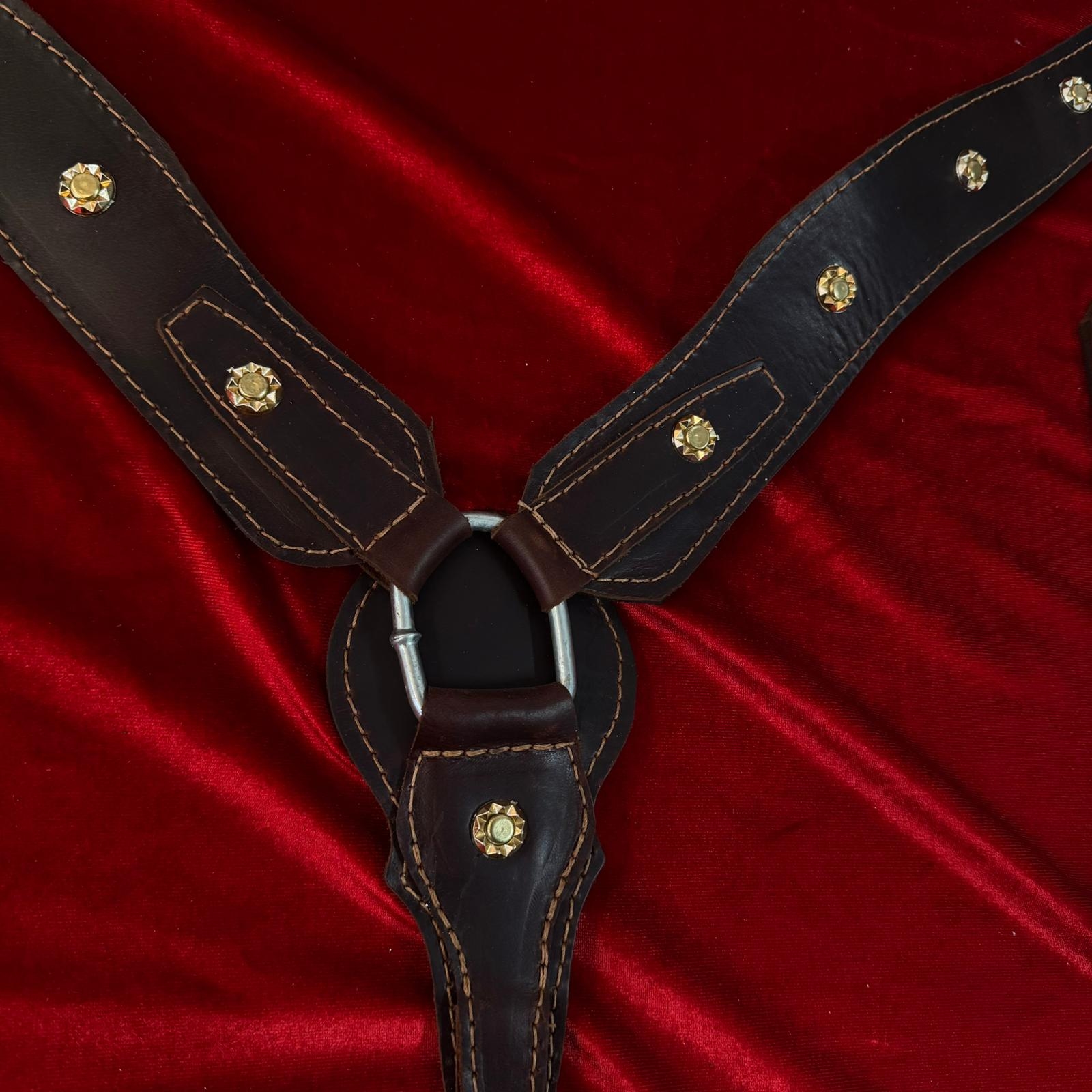 صدرية خيل جلدية