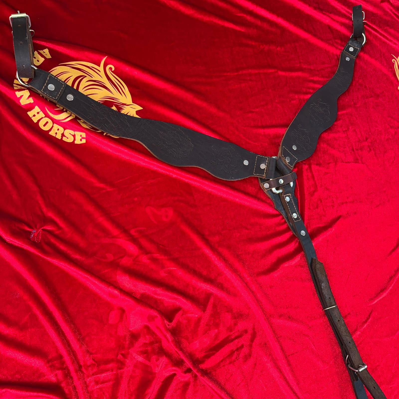 صدرية خيل جلدية