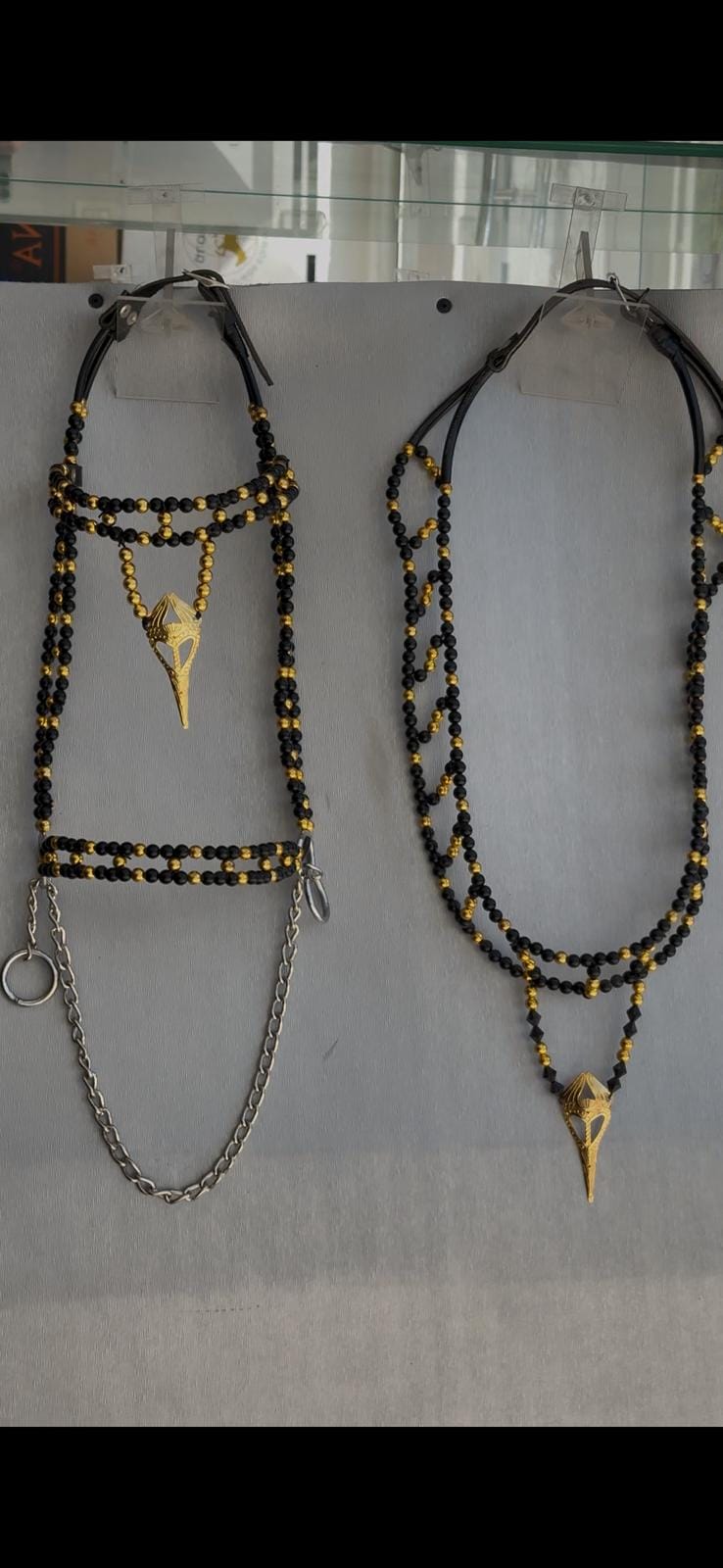 طقم جمال فاخر أسود وذهبي (رشمة مع عقد الرقبة) thumbnail 3
