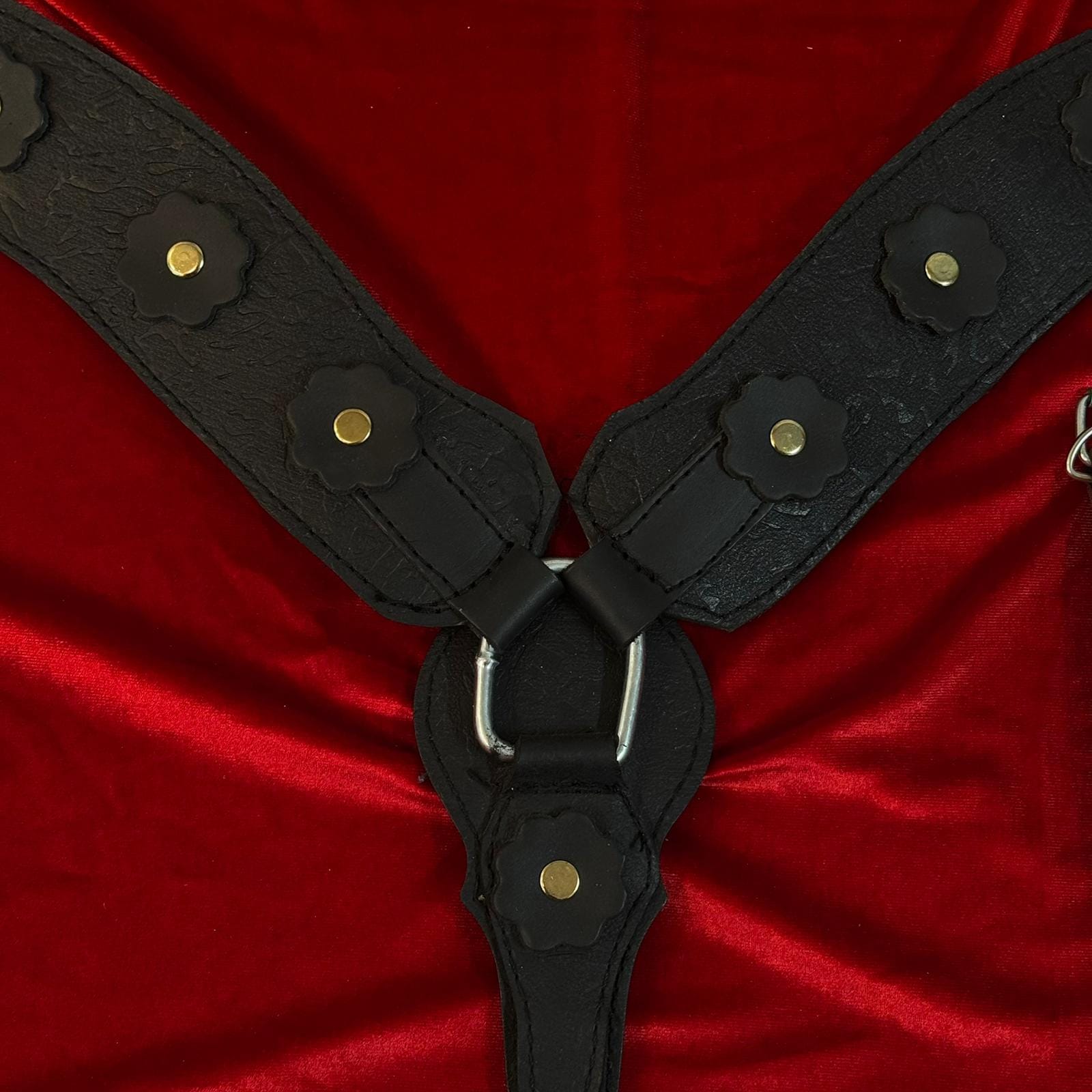 صدرية خيل جلدية